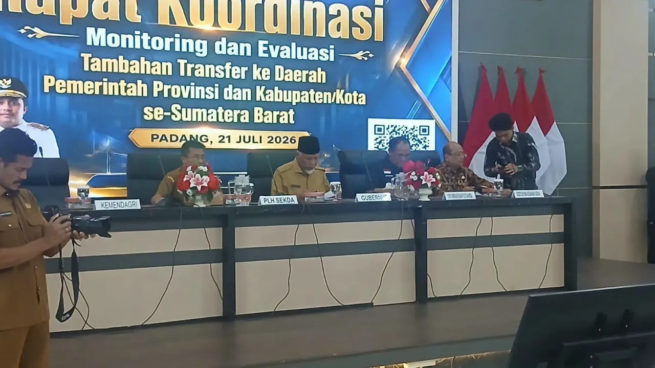 Gubernur Sumbar Mahyeldi pimpin Rapat Koordinasi